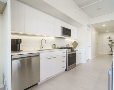 1100 S Hope Street - Photo Thumbnail 7