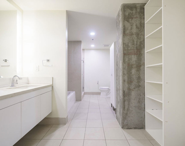 1100 S Hope Street - Photo Thumbnail 20