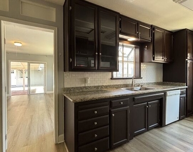 417 N Citrus Street - Photo Thumbnail 20