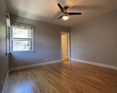 417 N Citrus Street - Photo Thumbnail 17