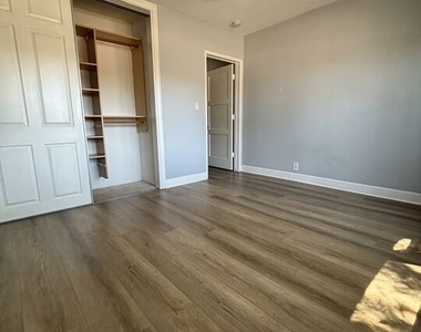 417 N Citrus Street - Photo Thumbnail 8