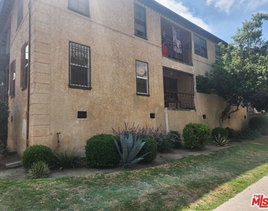 3326 3330 W 5th Street - Photo Thumbnail 10