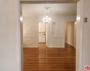 3326 3330 W 5th Street - Photo Thumbnail 2