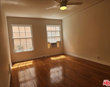 3326 3330 W 5th Street - Photo Thumbnail 8