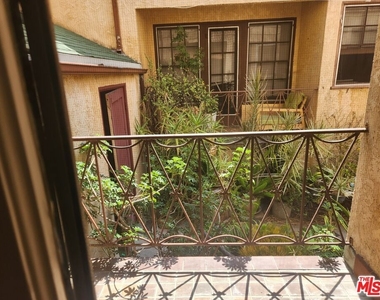 3326 3330 W 5th Street - Photo Thumbnail 9