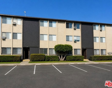 1337 S Hoover Street - Photo Thumbnail 21