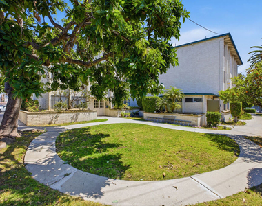 1337 S Hoover Street - Photo Thumbnail 12