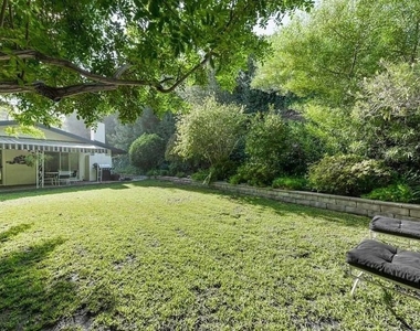 4363 Hayvenhurst Ave - Photo Thumbnail 17
