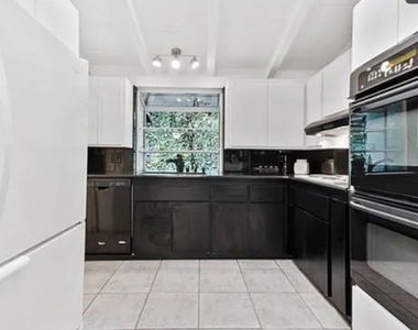 4363 Hayvenhurst Ave - Photo Thumbnail 26