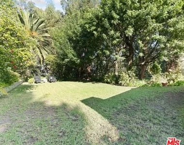 4363 Hayvenhurst Ave - Photo Thumbnail 23