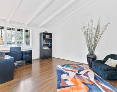 4363 Hayvenhurst Ave - Photo Thumbnail 35