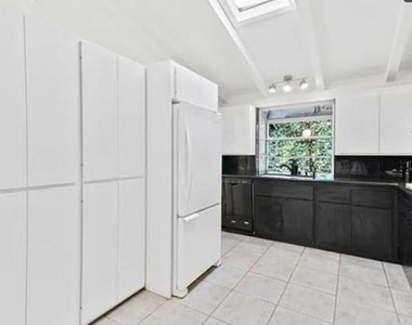 4363 Hayvenhurst Ave - Photo Thumbnail 27