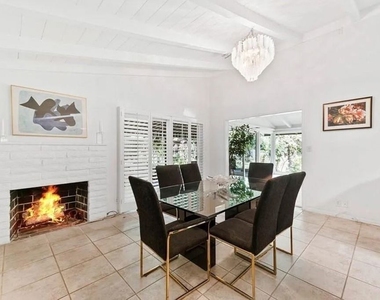 4363 Hayvenhurst Ave - Photo Thumbnail 1