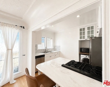 837 5th Street - Photo Thumbnail 6
