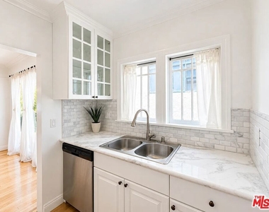 837 5th Street - Photo Thumbnail 7