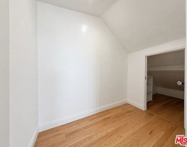 837 5th Street - Photo Thumbnail 5