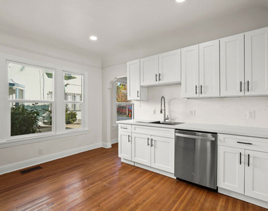 1815 Grace Avenue - Photo Thumbnail 6