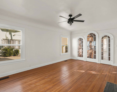 1815 Grace Avenue - Photo Thumbnail 4