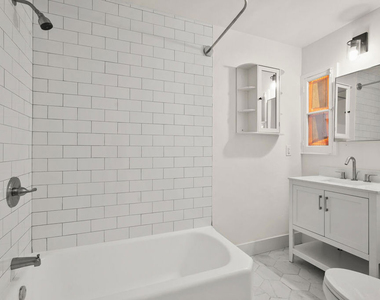 1815 Grace Avenue - Photo Thumbnail 13