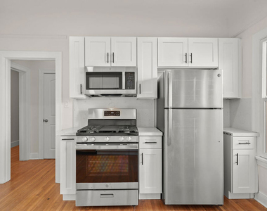 1815 Grace Avenue - Photo Thumbnail 8