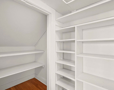 1815 Grace Avenue - Photo Thumbnail 12
