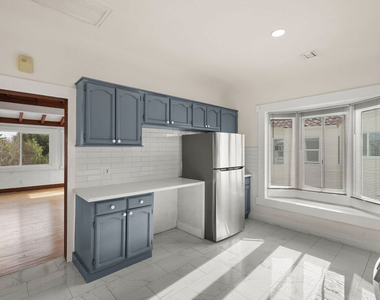 1821 Grace Avenue - Photo Thumbnail 22