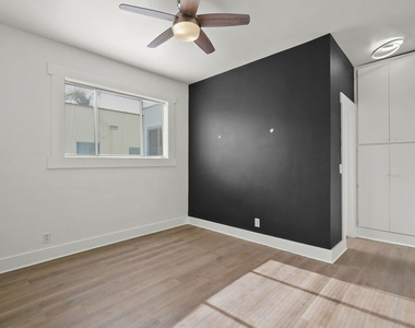 1821 Grace Avenue - Photo Thumbnail 33