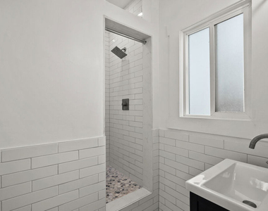 1821 Grace Avenue - Photo Thumbnail 29