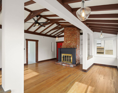 1821 Grace Avenue - Photo Thumbnail 5