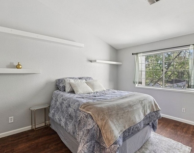 1706 Bevin Brook Drive - Photo Thumbnail 16