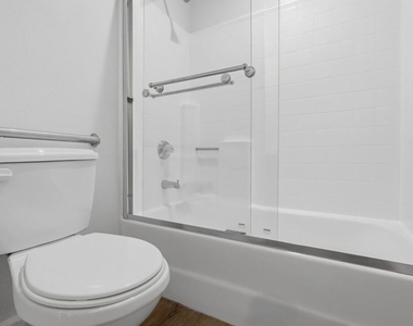 11015 Morrison Street - Photo Thumbnail 31