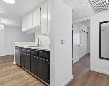 11015 Morrison Street - Photo Thumbnail 21
