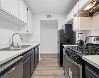 11015 Morrison Street - Photo Thumbnail 2