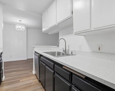 11015 Morrison Street - Photo Thumbnail 10