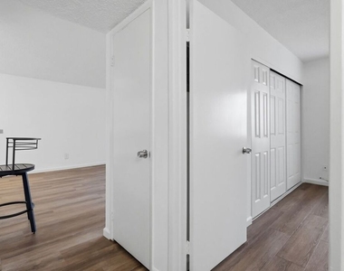 11015 Morrison Street - Photo Thumbnail 22