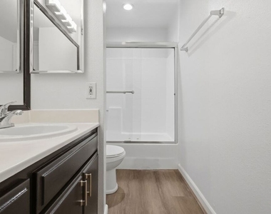 11015 Morrison Street - Photo Thumbnail 29