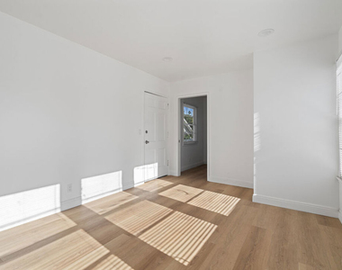 814 3rd Street - Photo Thumbnail 2