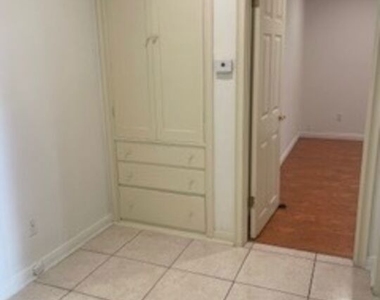 2311 Malcolm Avenue - Photo Thumbnail 12
