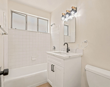 11825 Iowa Avenue - Photo Thumbnail 12