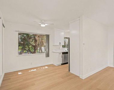 11825 Iowa Avenue - Photo Thumbnail 6