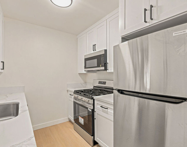 11825 Iowa Avenue - Photo Thumbnail 8