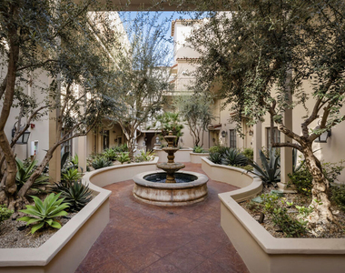 851 N San Vicente Boulevard - Photo Thumbnail 5