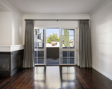 851 N San Vicente Boulevard - Photo Thumbnail 13