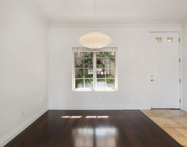 851 N San Vicente Boulevard - Photo Thumbnail 17