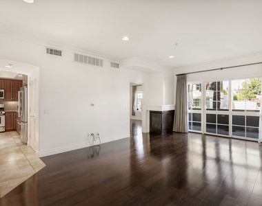 851 N San Vicente Boulevard - Photo Thumbnail 12