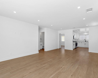 345 Genoa Street - Photo Thumbnail 11