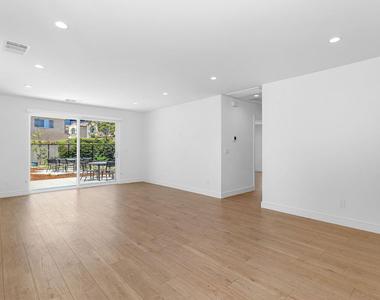 345 Genoa Street - Photo Thumbnail 6