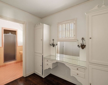 1063 Selby Avenue - Photo Thumbnail 9