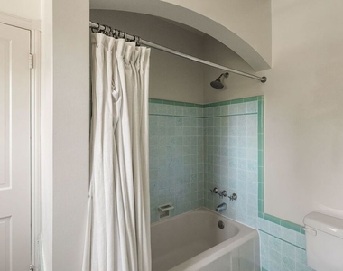 1063 Selby Avenue - Photo Thumbnail 13