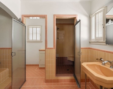 1063 Selby Avenue - Photo Thumbnail 10